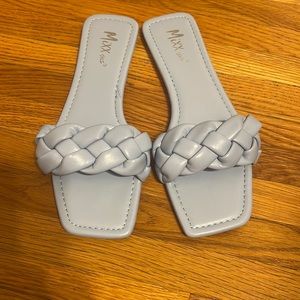 MIXX SHUZ - WOMEN’S SIZE 7 - WOVEN BLUE SANDALS